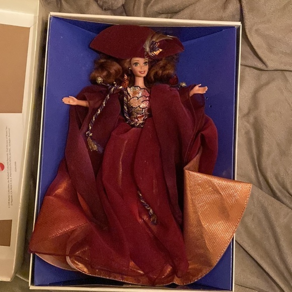Autumn Glory Barbie - Enchanted Seasons Collection